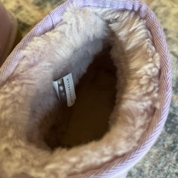 Youth’s UGG Boots Classic Mini II Sz 4 Pinkish Purple Suede Ankle Booties - Picture 11 of 12